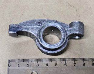 490B-03211A Коромысло